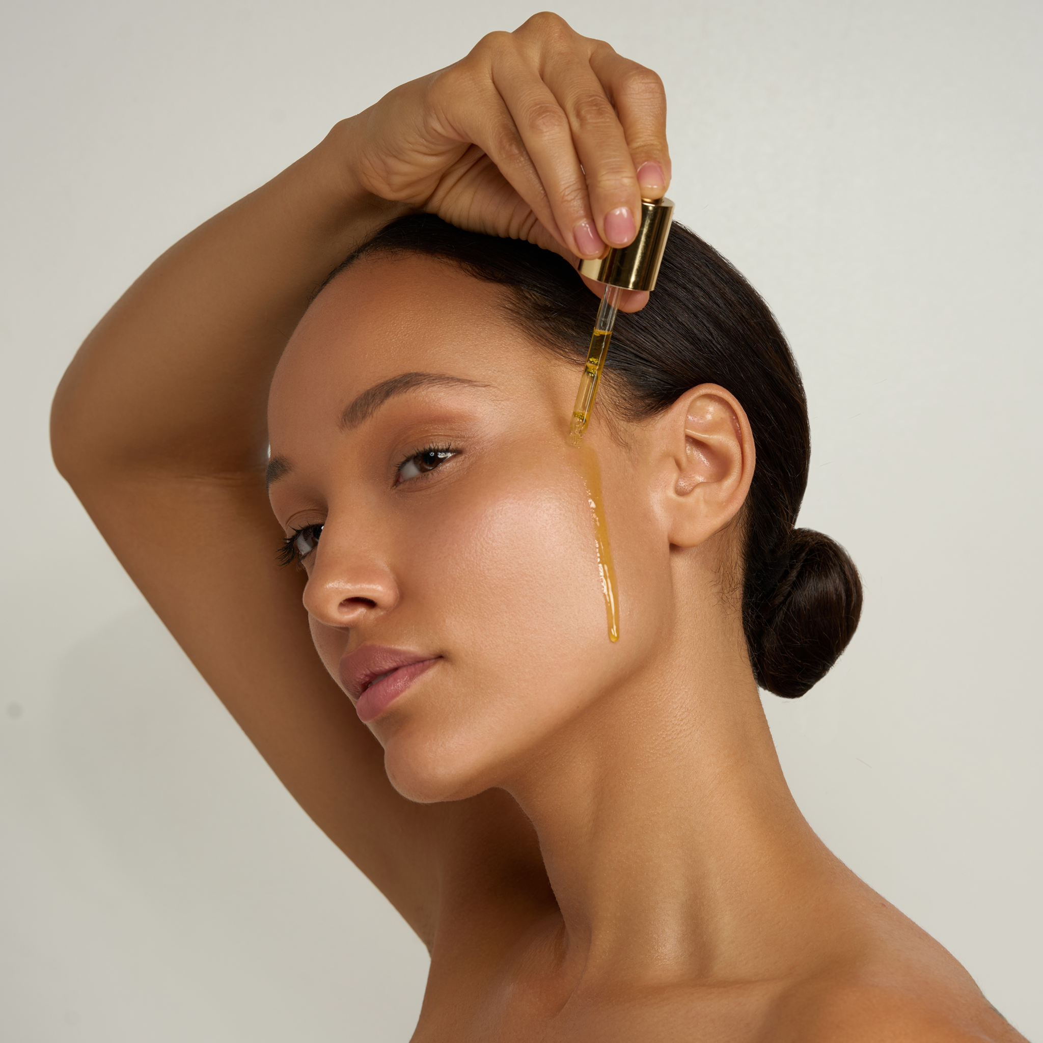 YOUR COMPLETE GUIDE TO FACIAL OILS